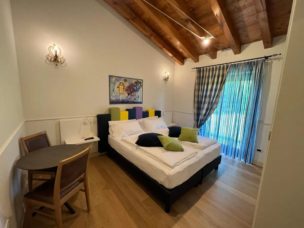 Steba House Savani Barbara Foresteria Lombarda ロナート 0*,